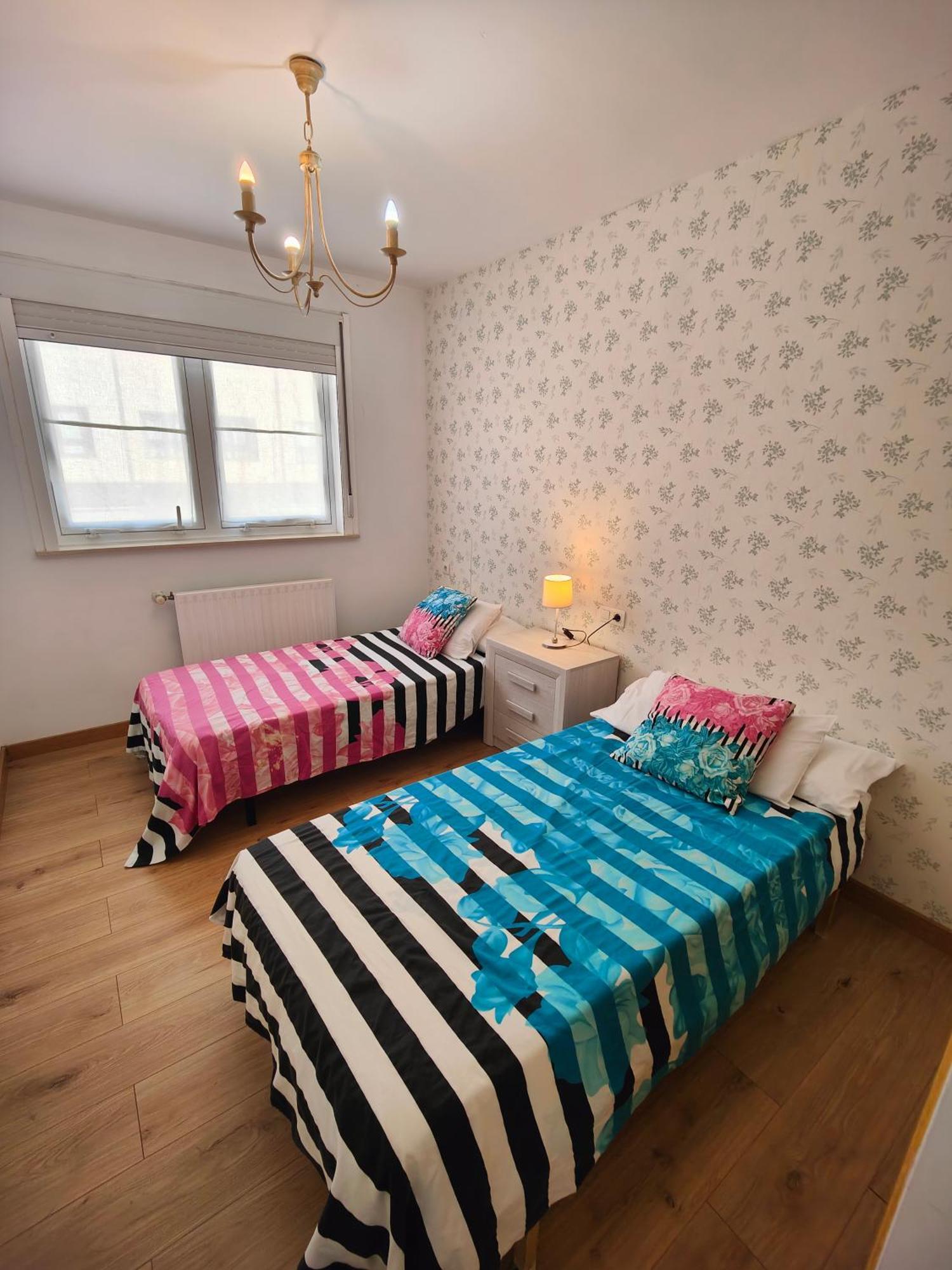 Chalet Con Wifi , Ps4 , Garaje, 5 Dormitorios, 3 Banos, Сантяго де Компостела Екстериор снимка